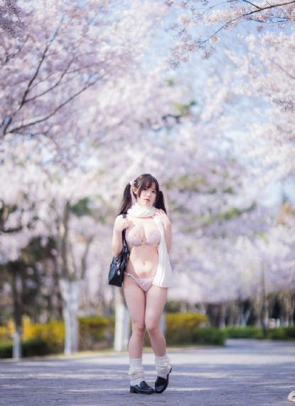 胸部丰满的妈妈在线观看_高清免费播放
